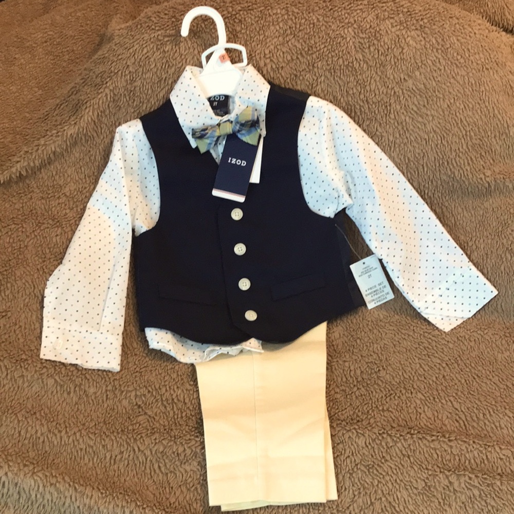 Cute 4 piece IZOD suit! NWT! 😊